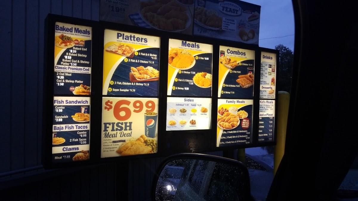 Menu at Long John Silver's fast food, Warren, 8 Mile Rd