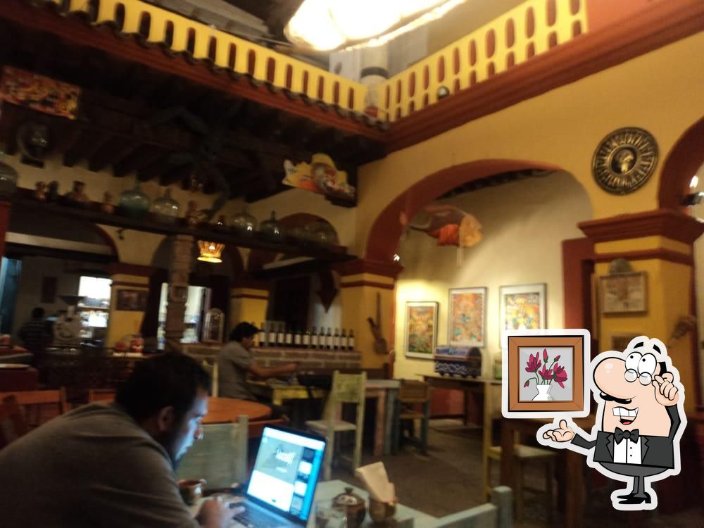 The Oaxacan Coffee Company cafe, Oaxaca, Calle Macedonio Alcalá 203