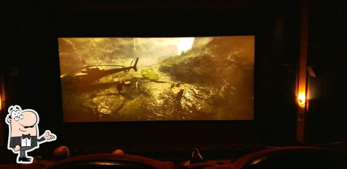 Reading Cinemas Valley Plaza with IMAX in Bakersfield Restaurant reviews