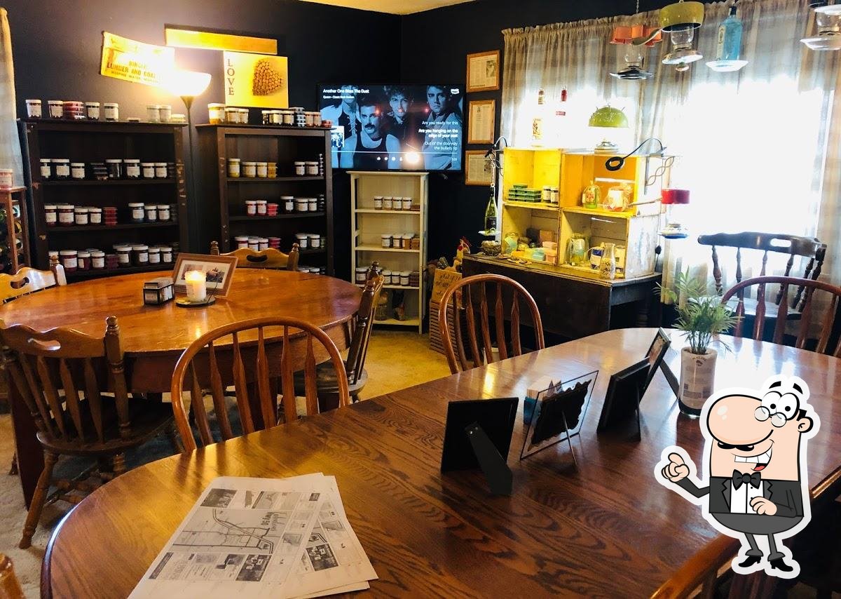 The Farmhouse Lounge & Cryin’ Creek Candles in Weeping Water Restaurant reviews