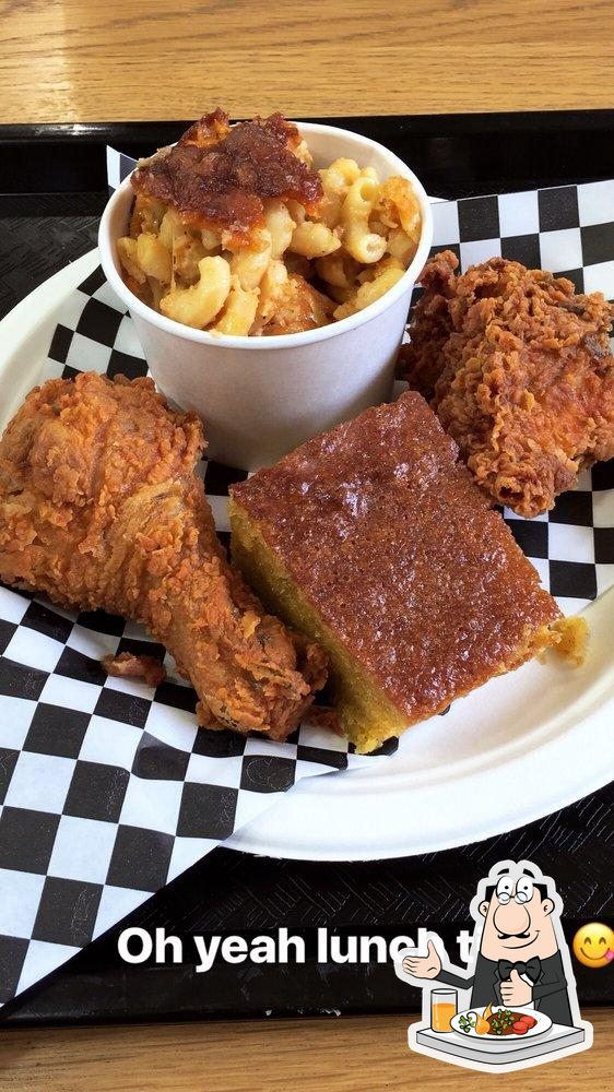 Minnie Bell's Soul Movement in Emeryville Restaurant menu and reviews