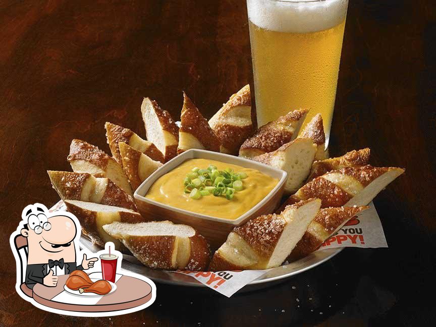 Hooters of Mission Valley, 1400 Camino De La Reina in San Diego