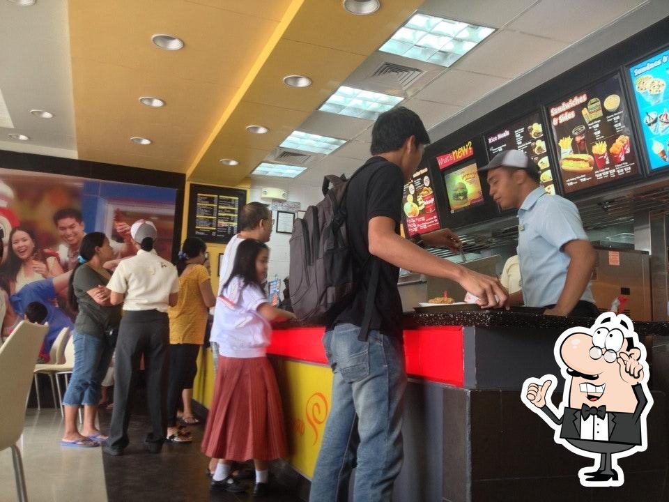 Jollibee restaurant, Bulan, Zone 4 - Restaurant menu and reviews