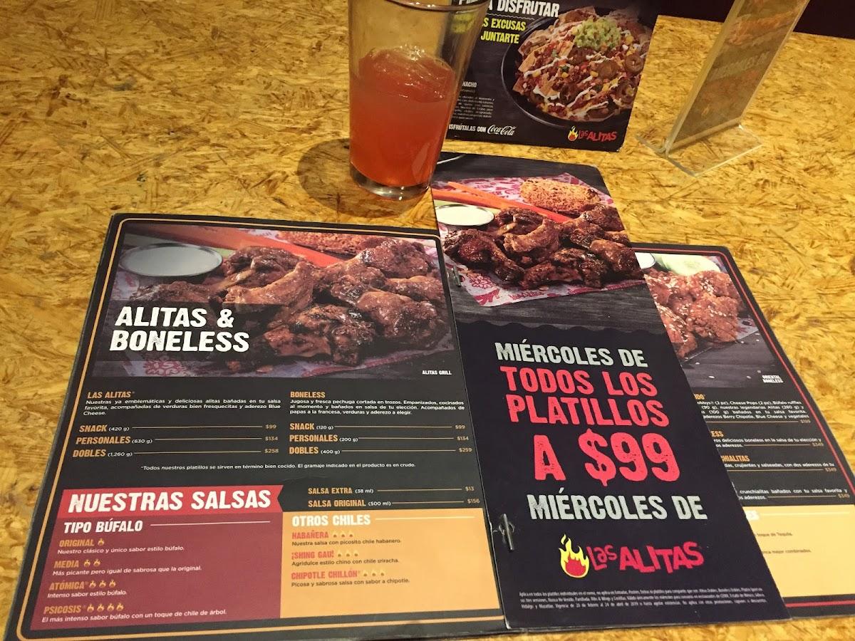 Las Alitas Plaza Arcadia restaurant, Monterrey, Dirección: Av Eloy Cavazos  3301 - Restaurant menu and reviews