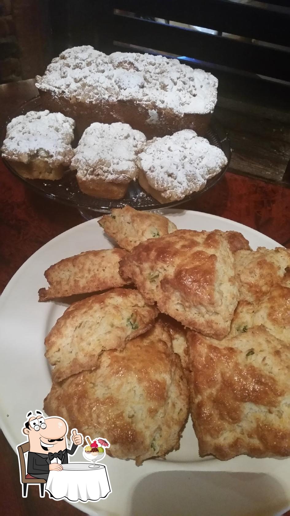 Cakes by B's Blue House Bakery in Jamestown Restaurant reviews