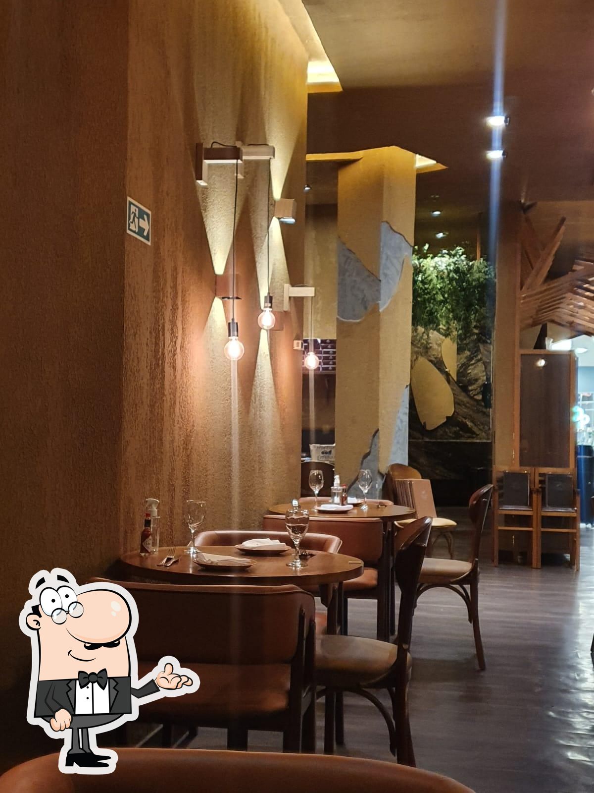 Fachada com ares suíços e rusticidade - Picture of CheeseHouse Restaurante  - Unidade Marista, Goiania - Tripadvisor