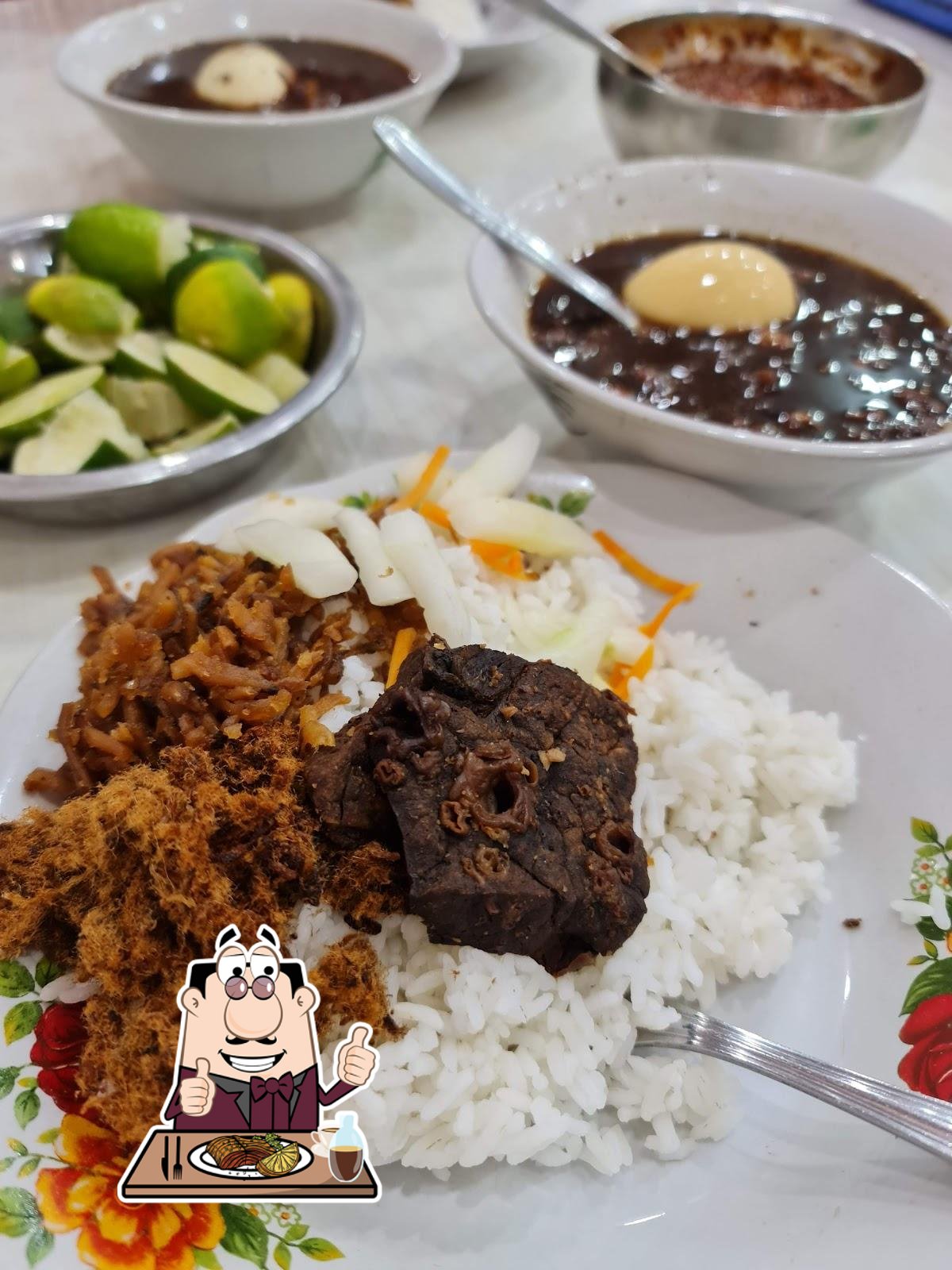 Rumah Makan Tirta Sari, Makassar - Restaurant reviews