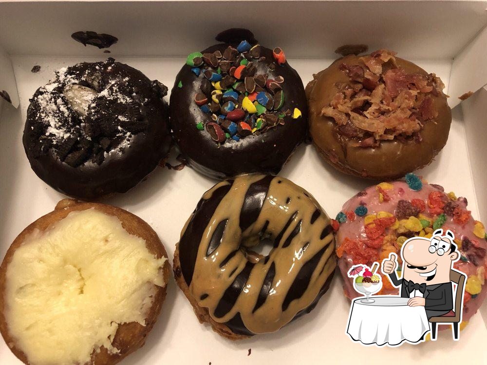 https://img.restaurantguru.com/r79d-dessert-Chickenbutt-Donuts-2021-09-1.jpg