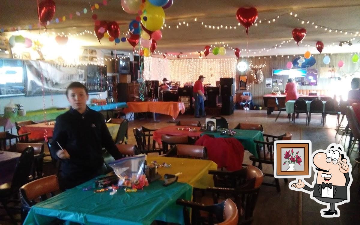 Cozy Corner Bar, 4670 MT3 in Lavina Restaurant reviews