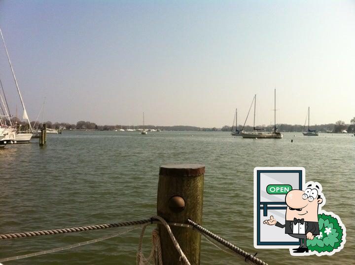 Pirates Cove Restaurant and Dock Bar in Galesville Restaurant reviews