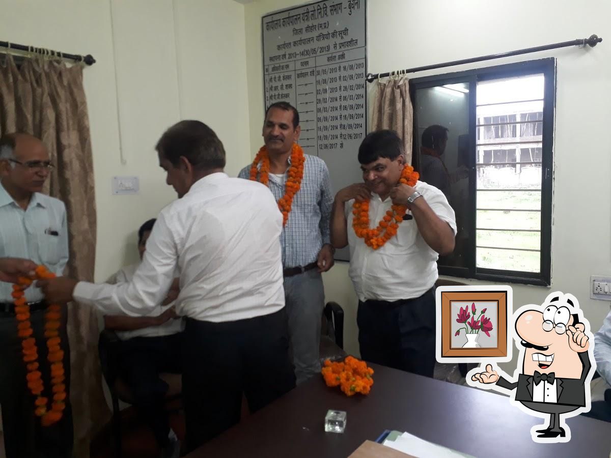 friends cyber cafe, Budhni Restaurant reviews