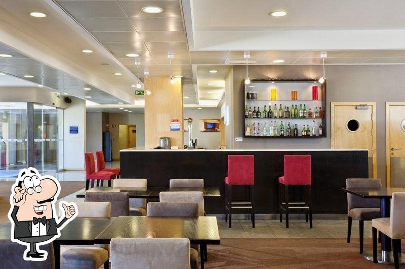 Lobby Bar Holiday Inn Express, Portugal