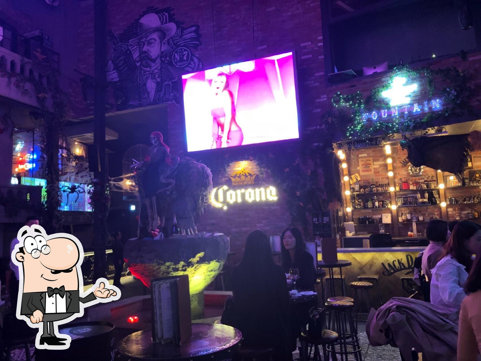 Fountain pub & bar, Seoul, 1166 Itaewondong Restaurant reviews