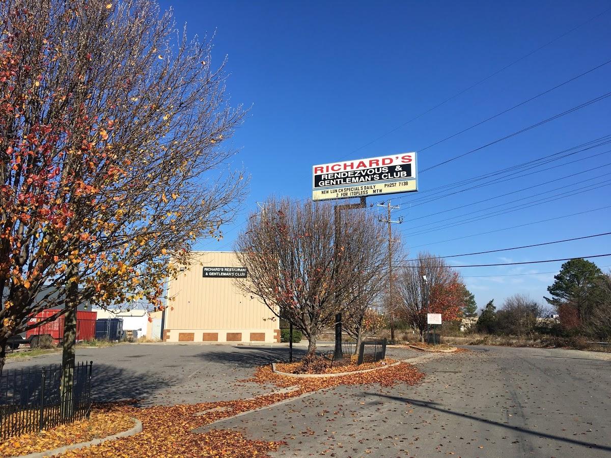 Richard's Restaurant & Gentlemen's Club, 1732 Altamont Ave in Richmond