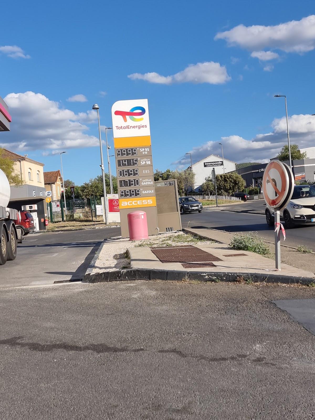 Total Petrol Station Access, Apt Restaurant reviews