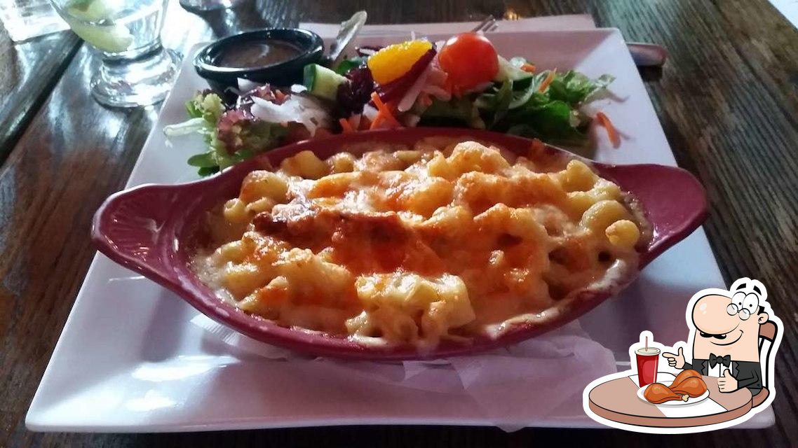 Capers Tap House in Campbellford Restaurant menu and reviews