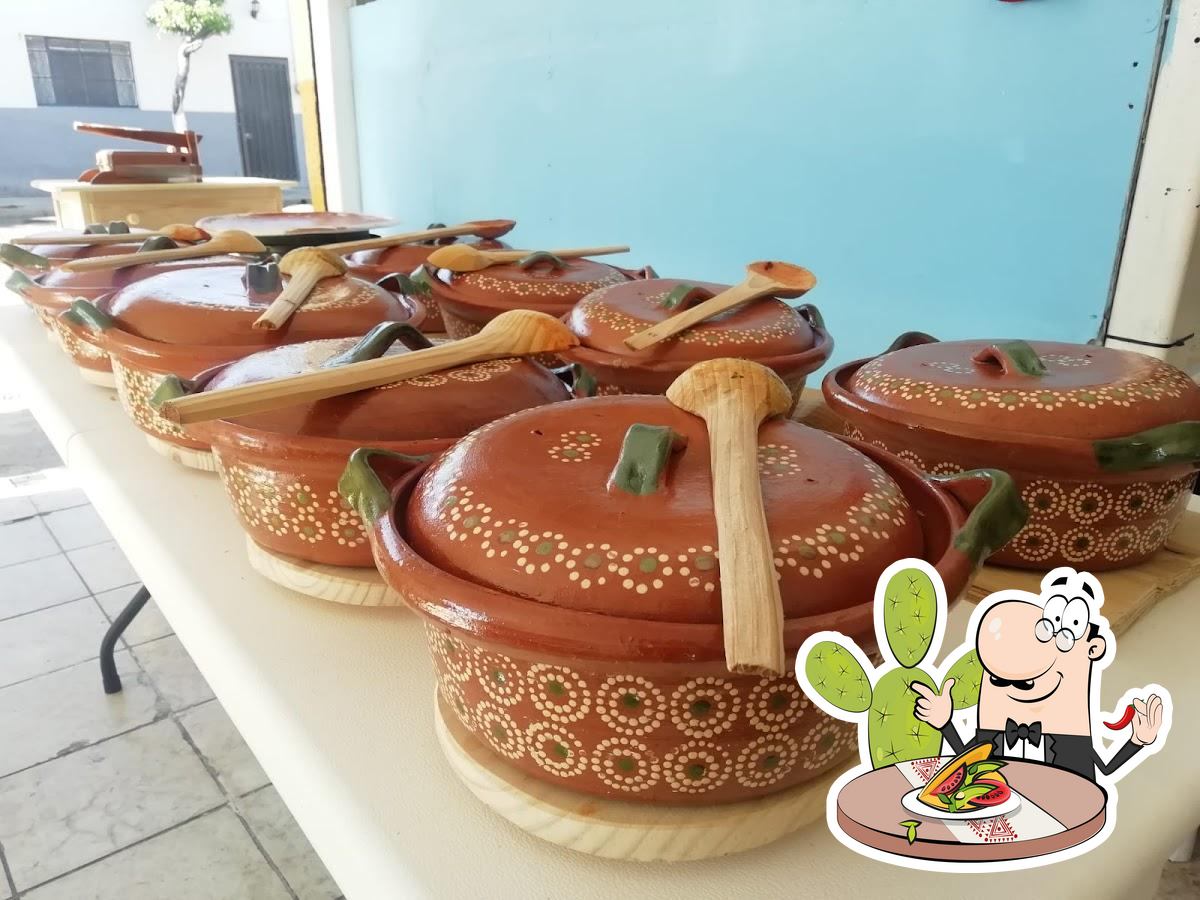 Las Tres Marías (tacos de guisos con tortilla hecha a mano) restaurant
