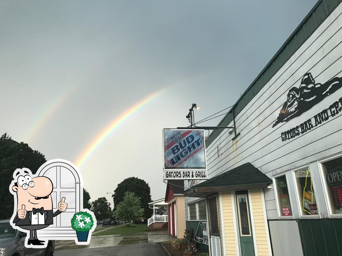 Gators Bar & Grill in Eitzen Restaurant reviews