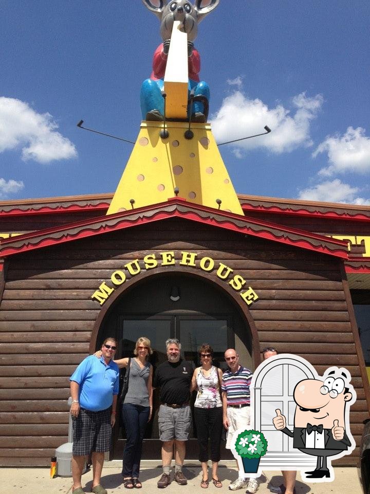 Mousehouse Cheesehaus in Windsor, Wisconsin - Silly America