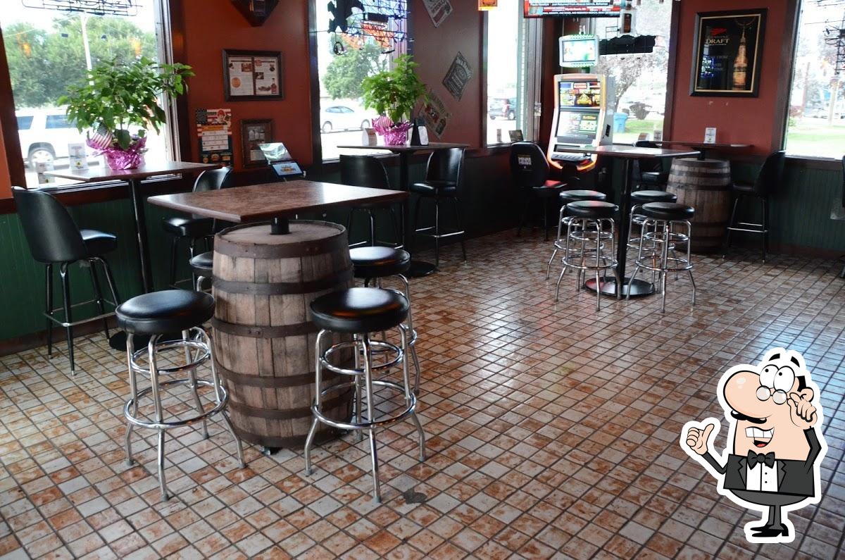 The Coop Bar & Grill in Crestwood Restaurant reviews