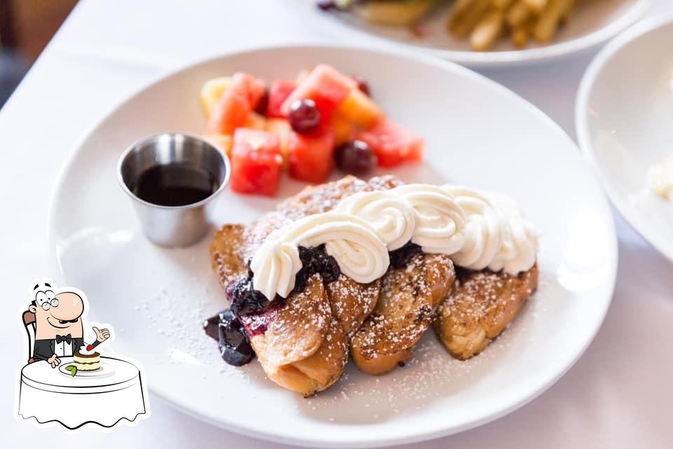 Federal American Grill, 8731 Katy Fwy Suite 150 in Houston Restaurant
