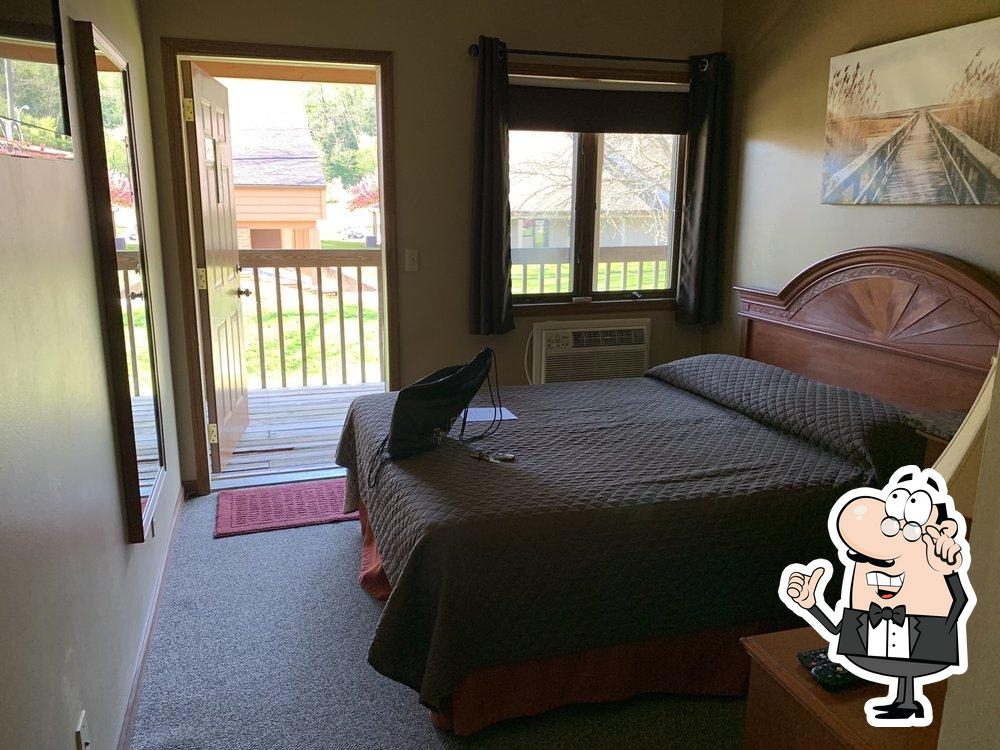 Country Gardens Motel & Lounge in Soldiers Grove Restaurant menu and reviews