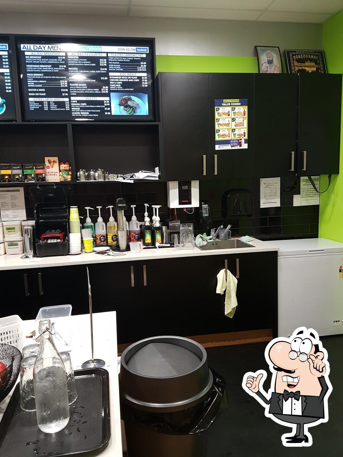 Hollywood Bakery, Hunters Plaza in Auckland Restaurant reviews