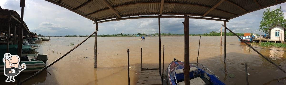 Fajar Raya Express cafe, Raya River