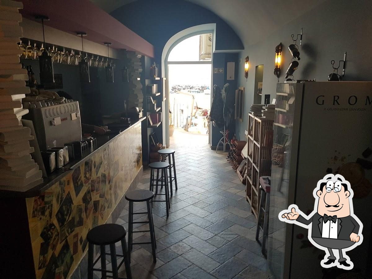 Vineria letteraria l'isola di Arturo pub & bar, Procida - Restaurant reviews