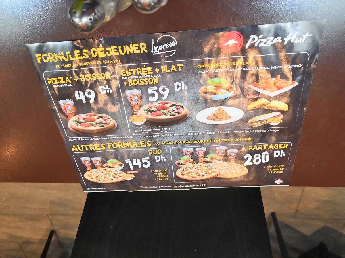 Topping pizza hut 1 meter