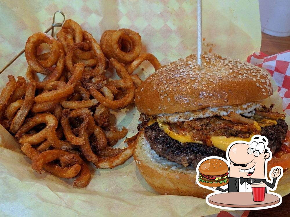 Mom's Burgers & Wings in Cross Roads - Restaurant menu and reviews