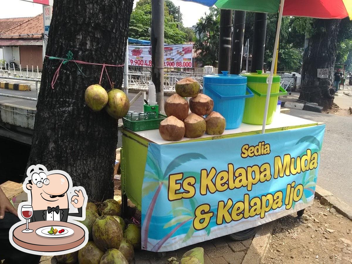 Caf Es Kelapa Muda Bi South Jakarta