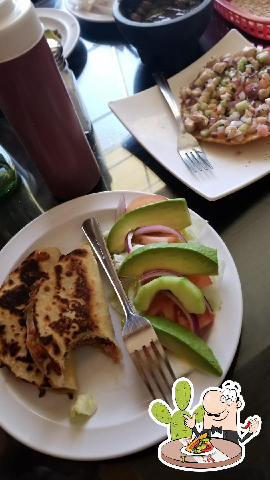 Mariscos El Chavalon in Maywood - Restaurant menu and reviews