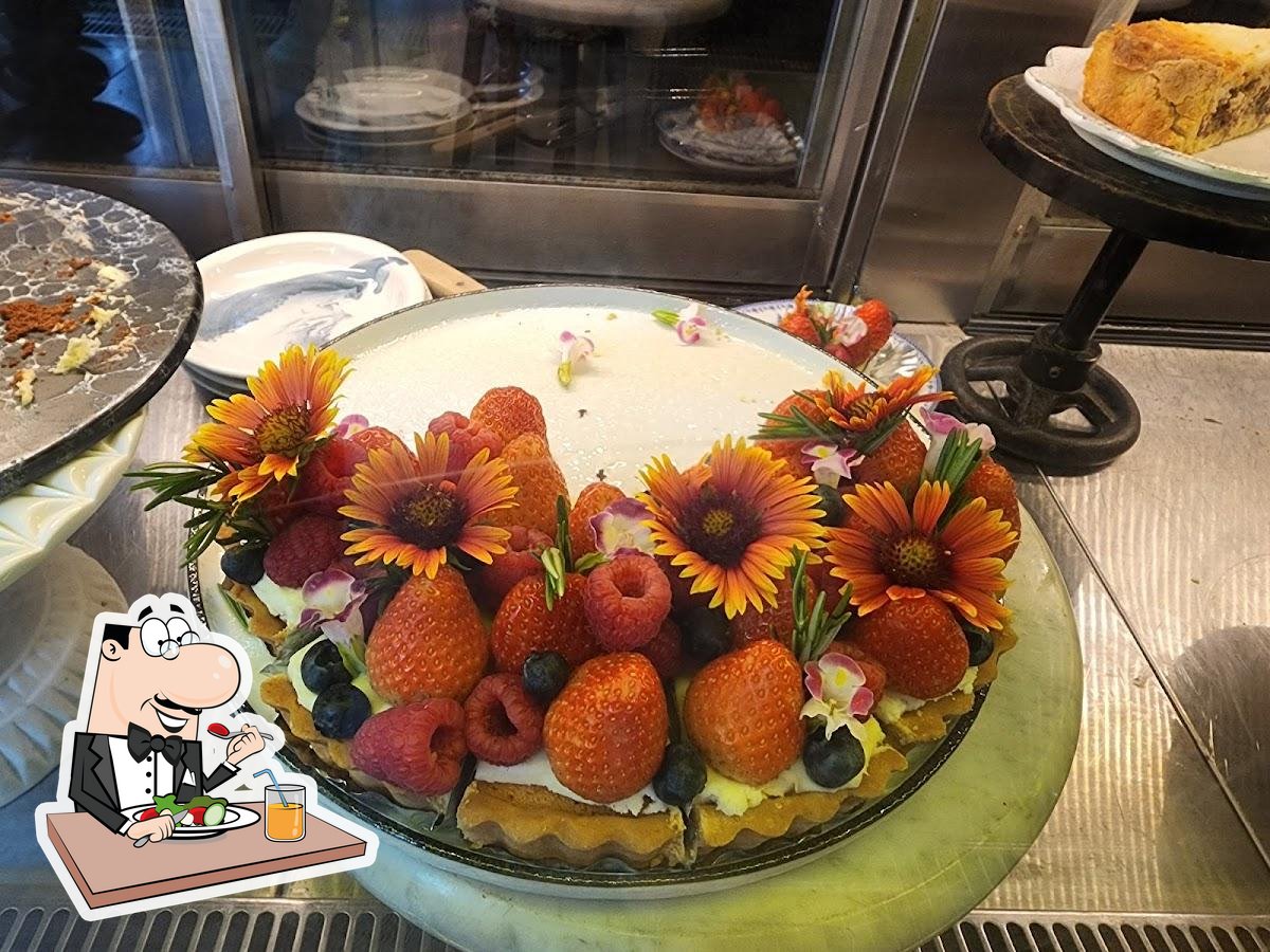 Wallflowers Cafe, Bangkok, 3133 ซ. นานา Restaurant menu and reviews