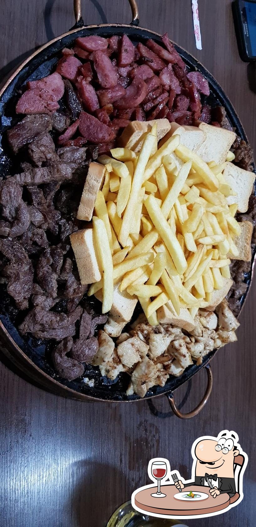 metade de um xis TAMANHO Gulosão , acreditem tem maior que esse . – Foto de  Gulosao Lanches, Santa Maria - Tripadvisor