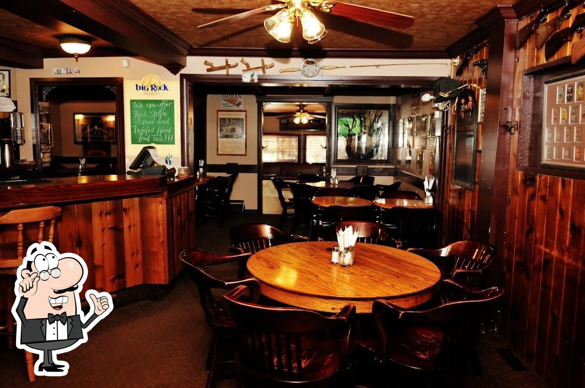Honeypot Eatery & Pub in Wainwright Restaurant menu and reviews
