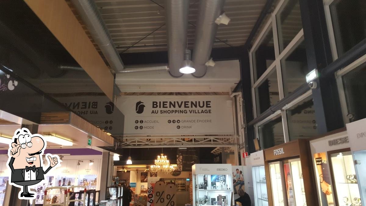 Shopping Village Pall Center restaurant 