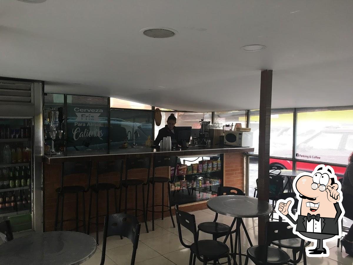 Parking & coffee cafe, Bogotá