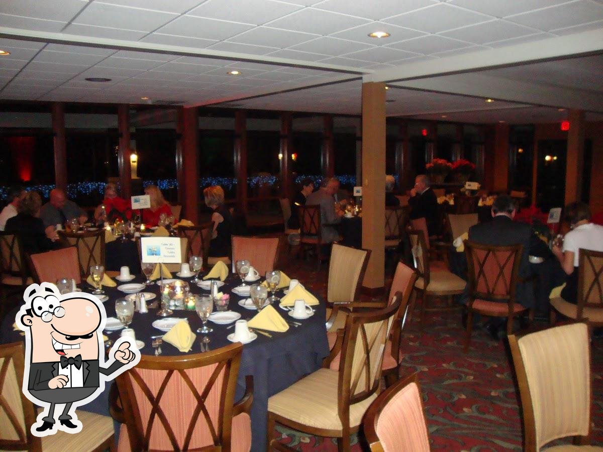 oakwood country club restaurant