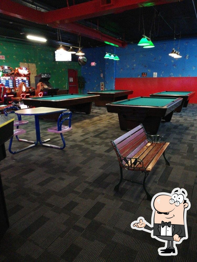 Rack N Roll Family Fun Center in Passaic Restaurant reviews