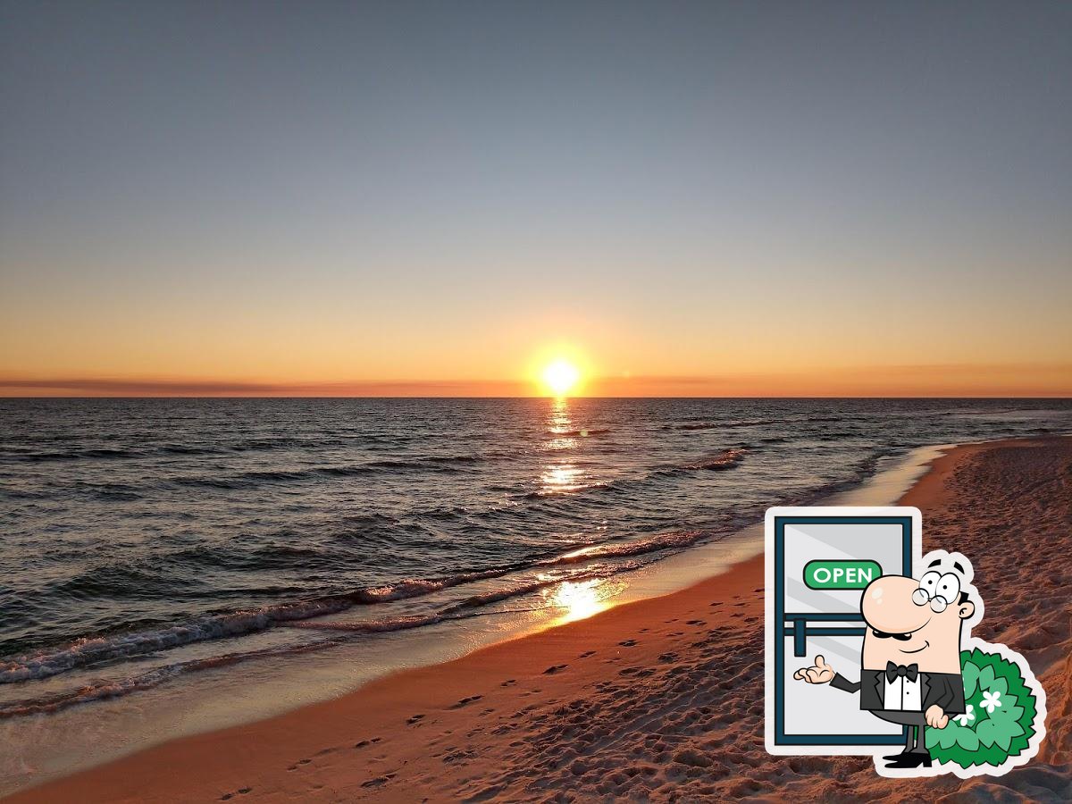 Tiki Bar at the Sandpiper Beacon in Panama City Beach Restaurant reviews