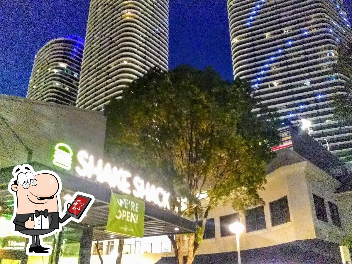 https://img.restaurantguru.com/r97b-Shake-Shack-Mary-Brickell-Village-facade-2022-11.jpg