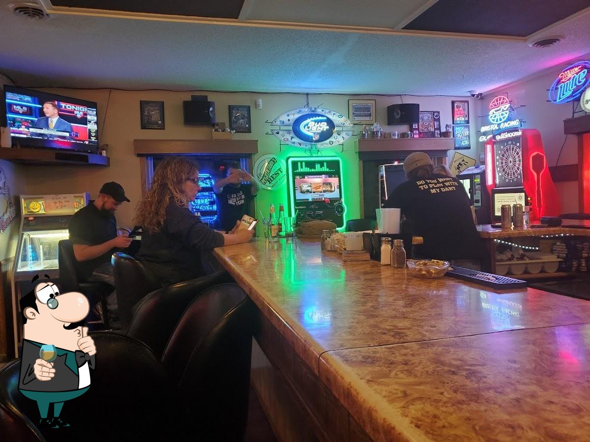 Boondocks Locker Room, N14433 Co Rd M in Galesville - Restaurant reviews