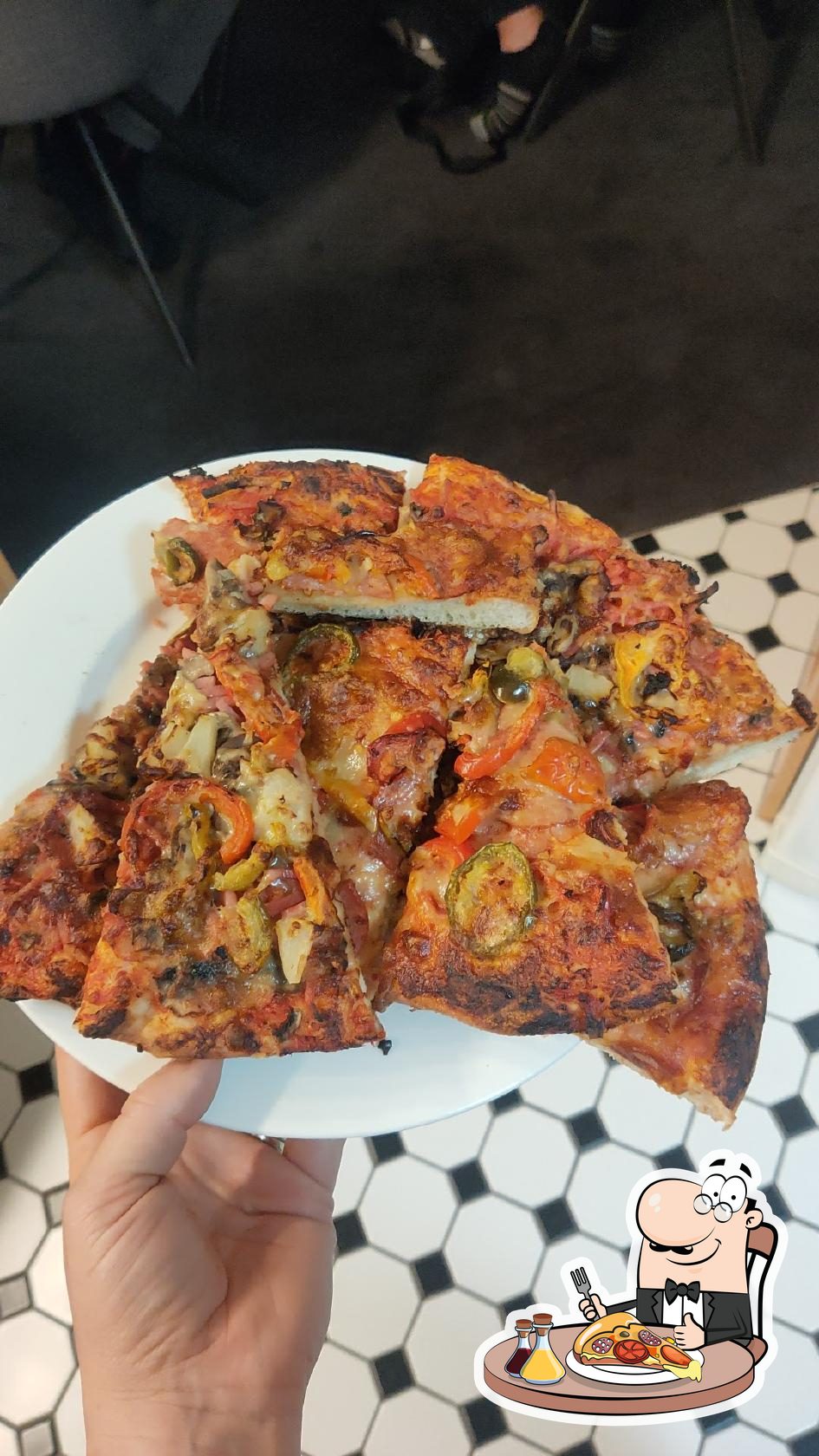 Paesano Pizza & Pasta, 108 Lansdowne Cres in West Hobart Restaurant