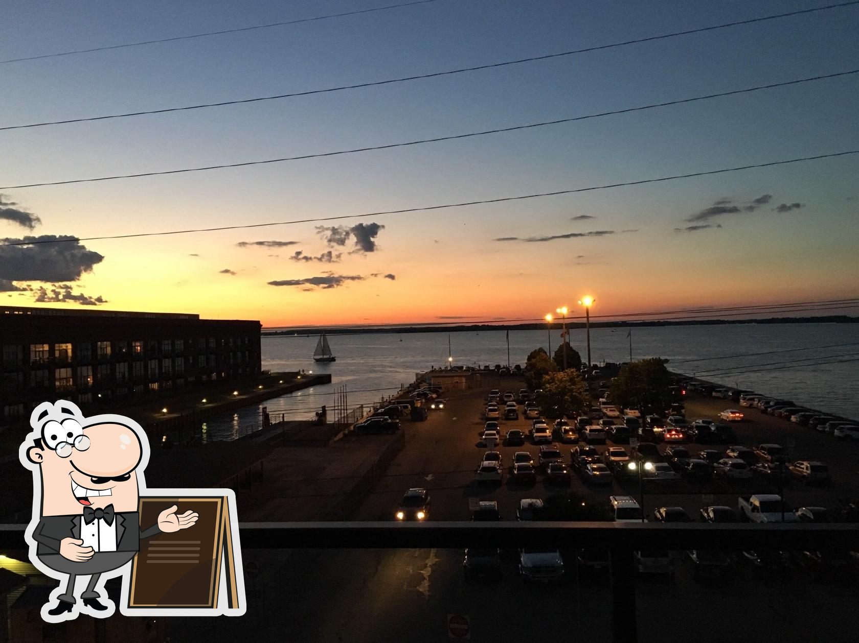 Moseley's Rooftop Bar in Sandusky Restaurant menu and reviews