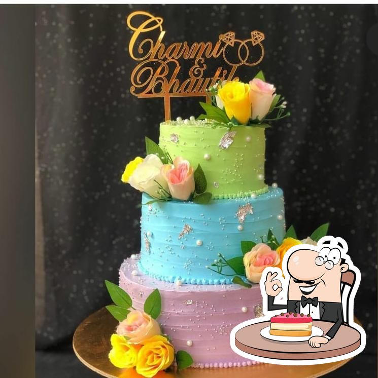 Yes if you are a cake lover then you have come to the right place. Today I  will discuss the birthday cakes and why we love it. Cakes are one of the