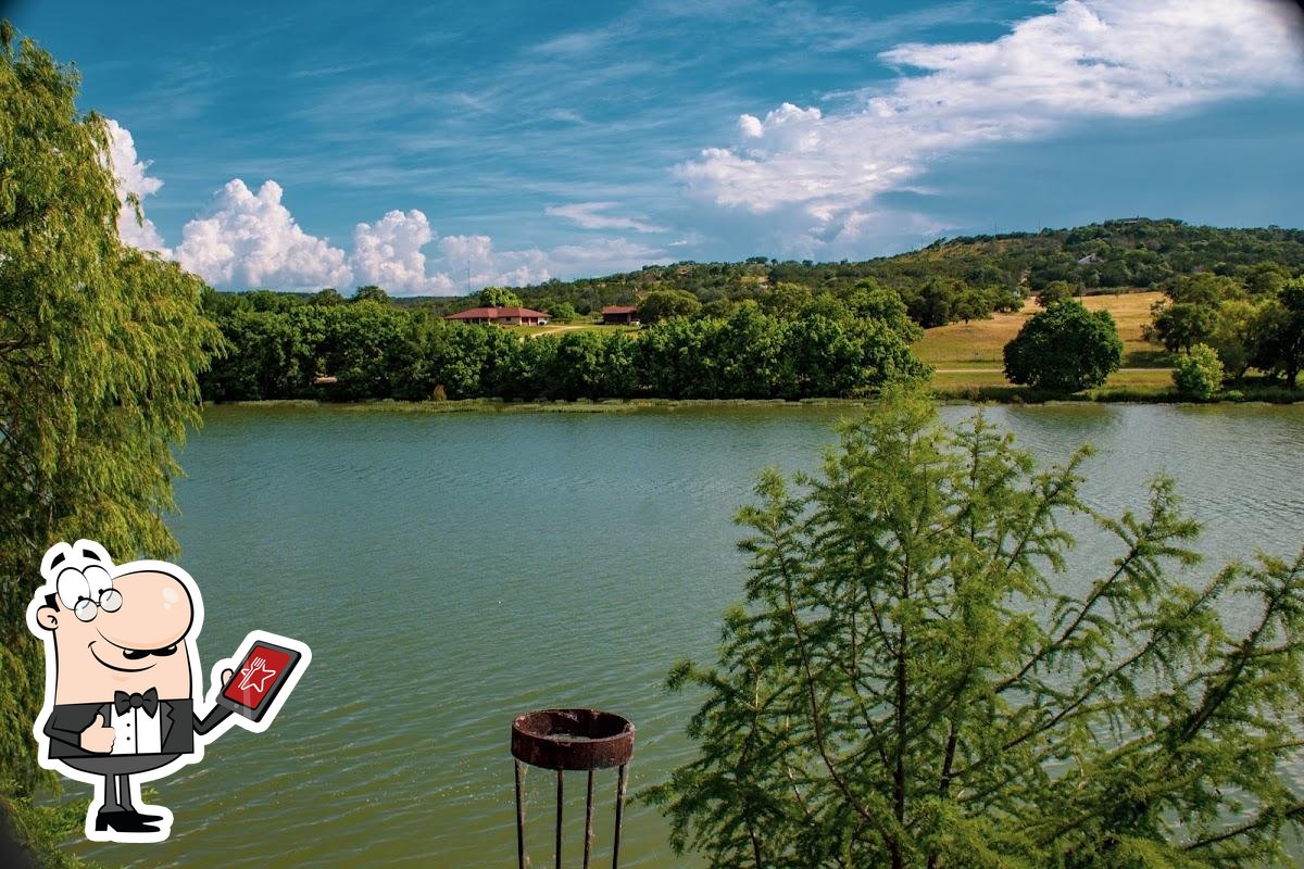 The Boat in Kerrville Restaurant menu and reviews