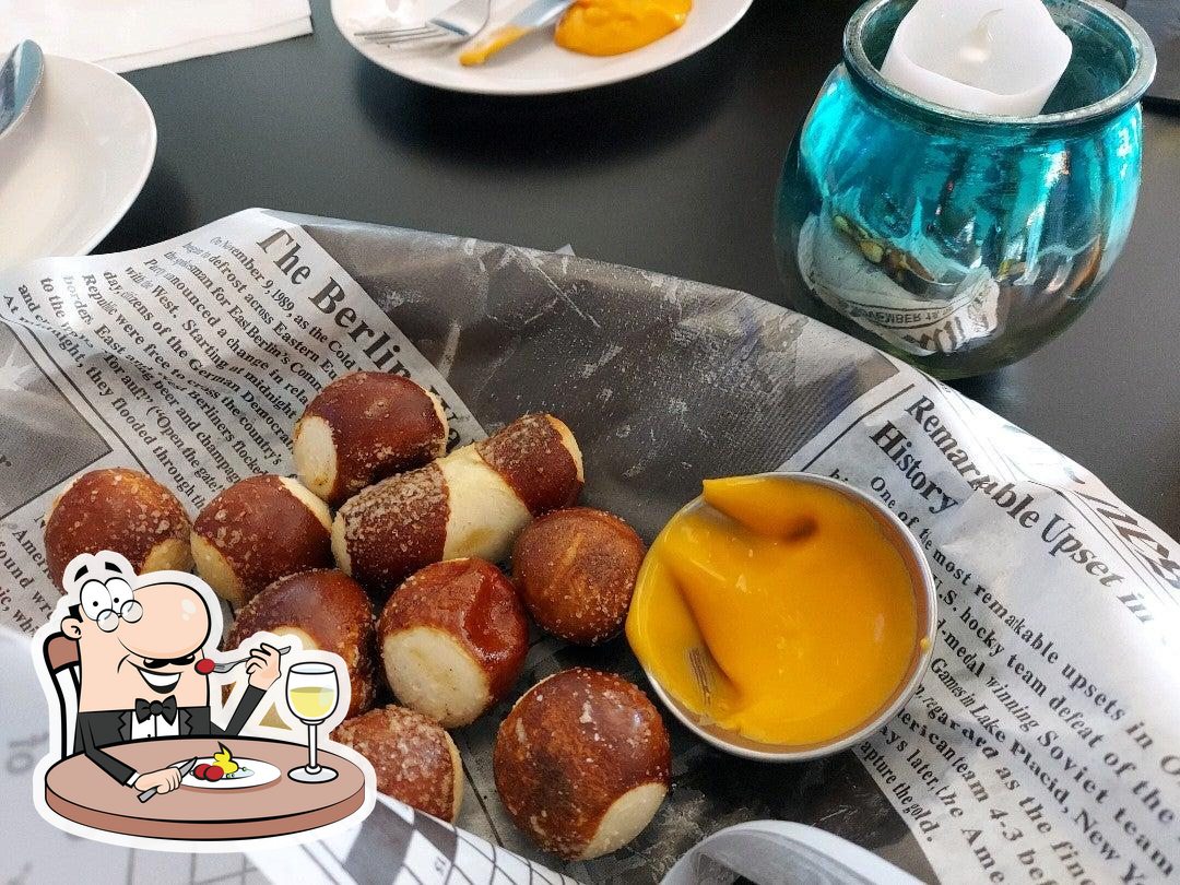 Seeing Double Speakeasy Bar in North Olmsted Restaurant menu and reviews