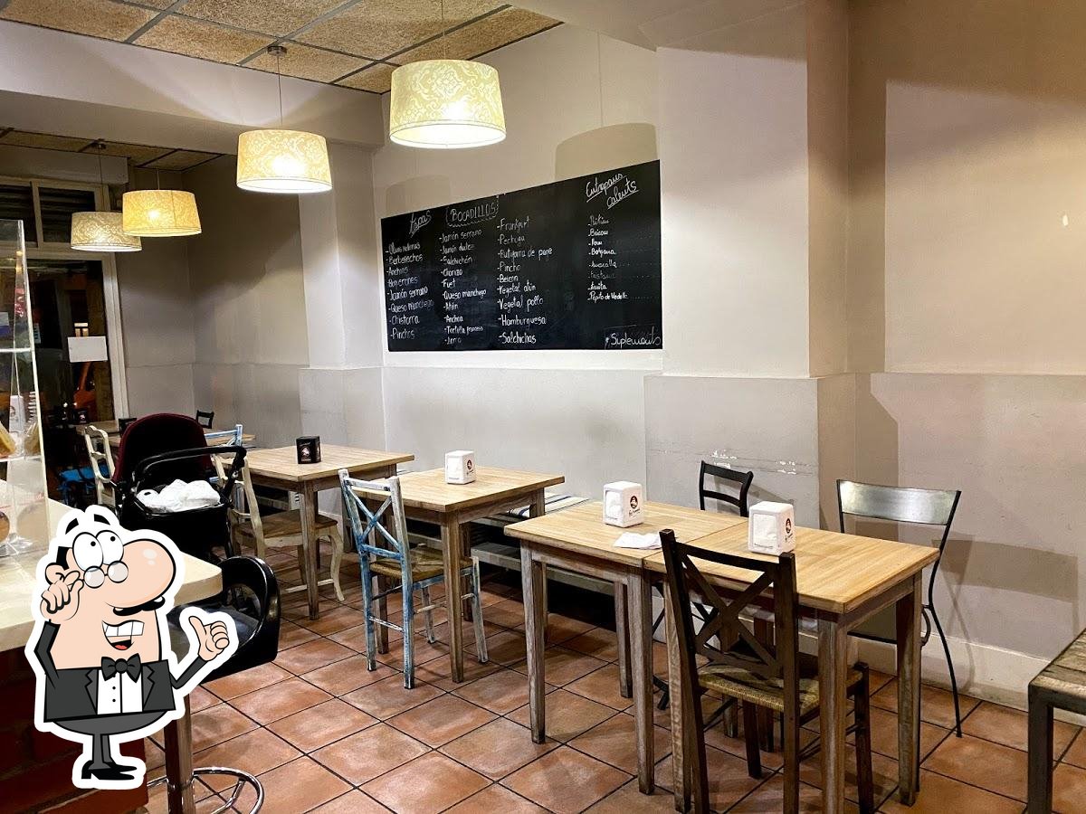 Cafeteria Moments, Carrer de la Manigua, 7 in Barcelona - Restaurant reviews
