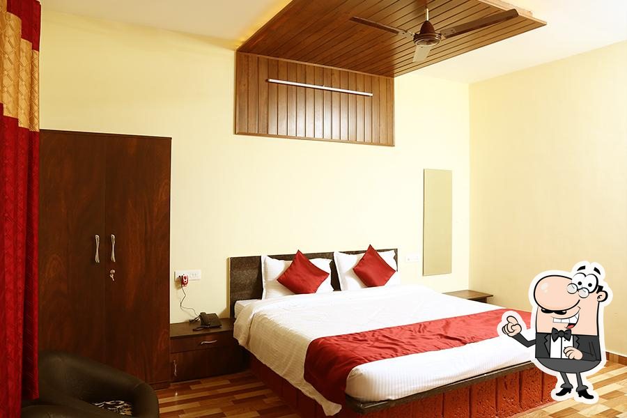Coconut Fly Holidays Resort, Diveagar Restaurant reviews